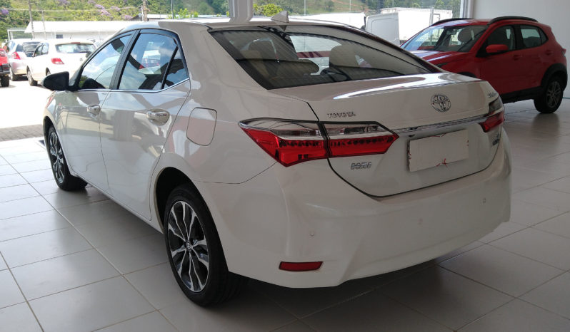 Corolla Altis 2018 – Branco Pérola completo